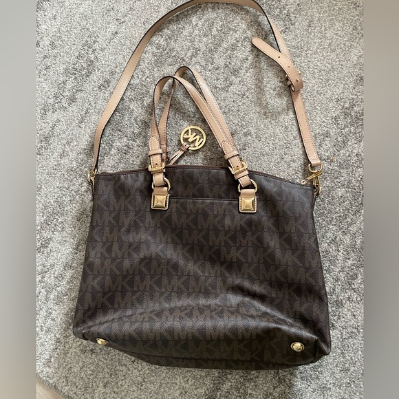 Michael Kors Large Logo Tote Crossbody in Brown Monogram - Picture 8 of 8